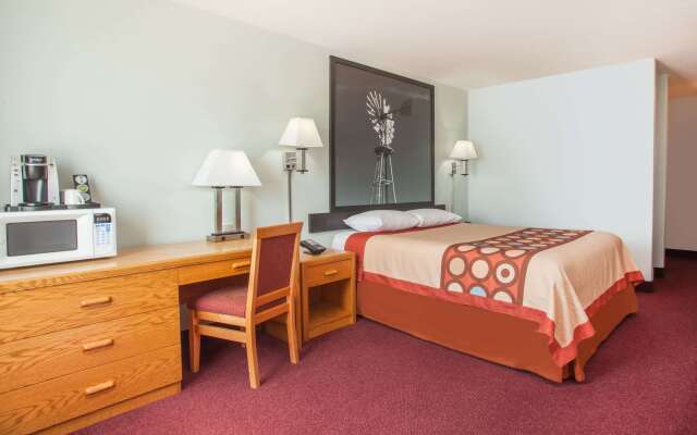 Super 8 by Wyndham Kindersley