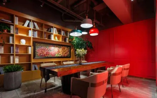Magpie Hotel