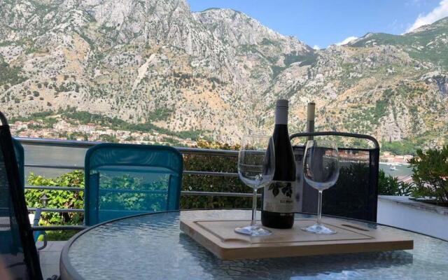 ChillOut apartment in Kotor Bay