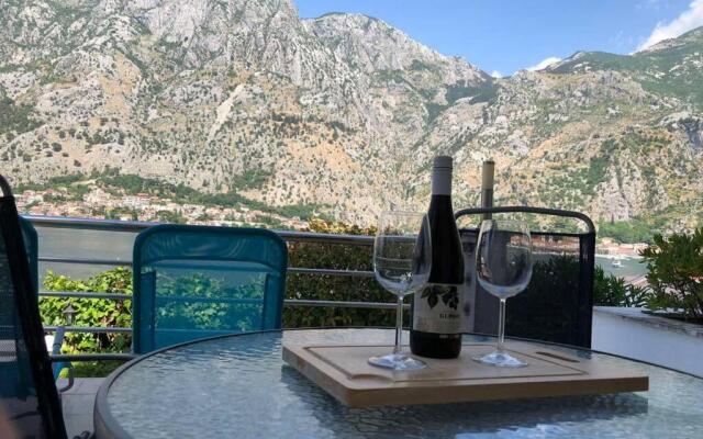 ChillOut apartment in Kotor Bay