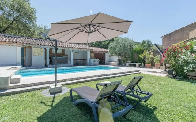 Superb House With Pool Near the Luberon