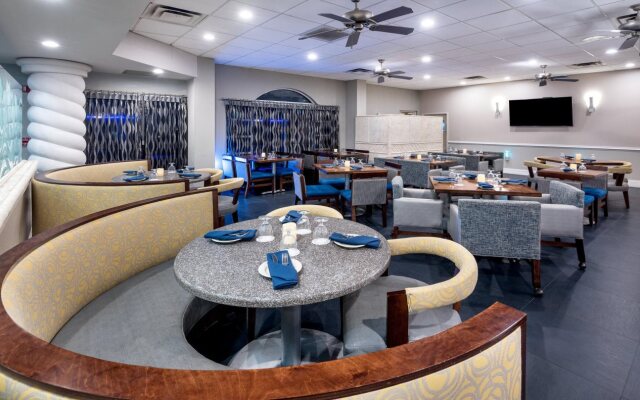 Holiday Inn Fort Lauderdale Airport by IHG