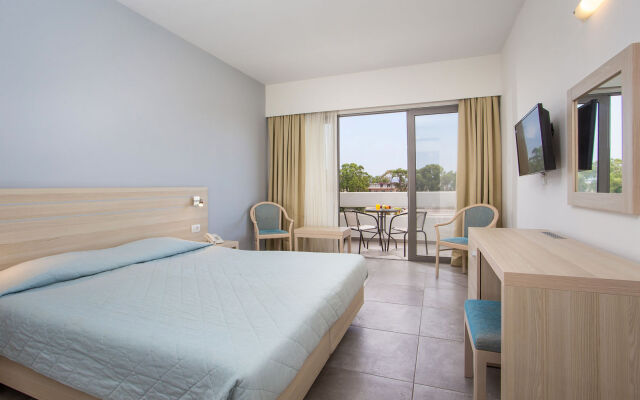 Hotel Niriides Beach