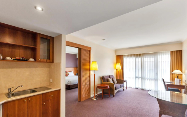 Century Inn – Guest Rooms – Traralgon