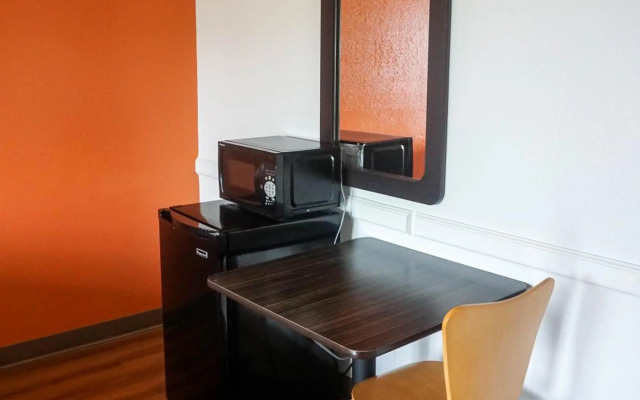Motel 6 Euless, TX - DFW West