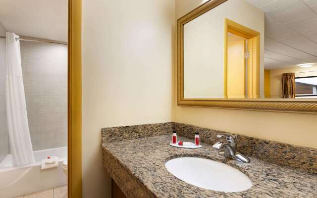 Days Inn by Wyndham Oak Ridge Knoxville