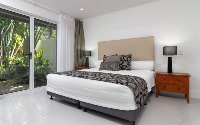 Mandalay Luxury Beachfront Apartments – Guest Rooms – Port Douglas