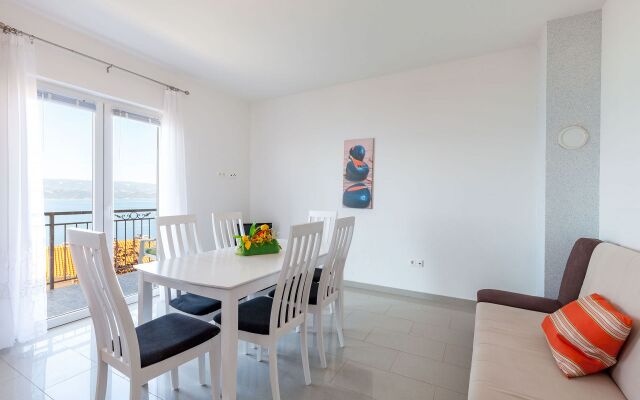 Apartment Ana - free parking: A3 veliki Stanici, Riviera Omis