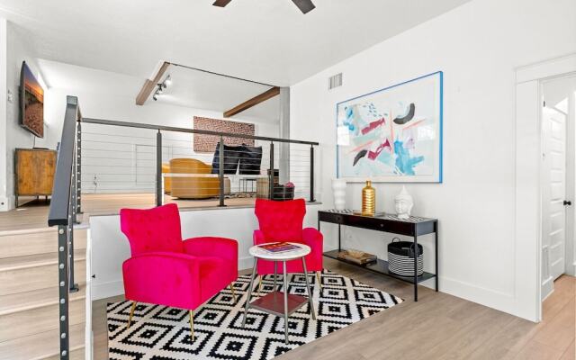 Style & Serenity - Steps Away From South Congress