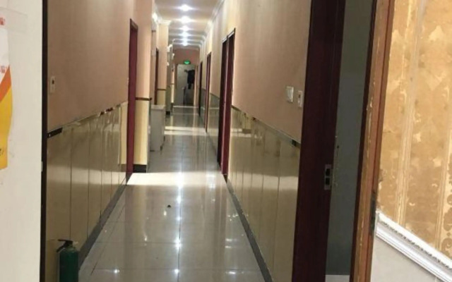 Huadu Business Hotel
