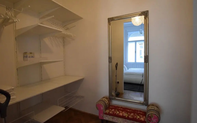 Standard Apartment by Hi5 - RÃ³zsa street