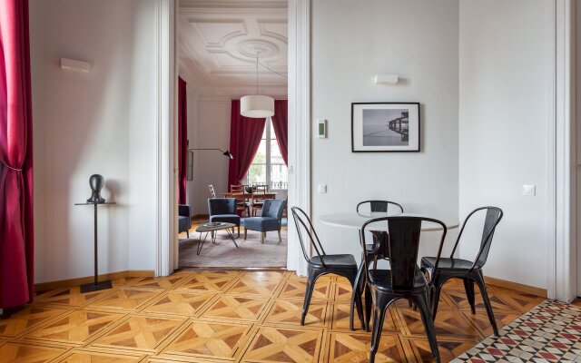 Gaudí in Barcelona with 2 bedrooms and 2 bathrooms