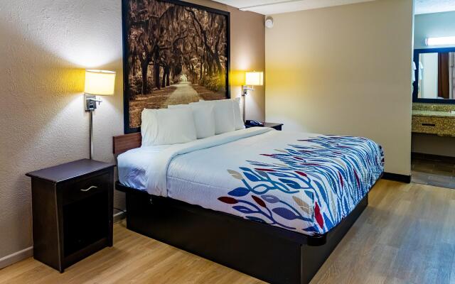 Red Roof Inn Savannah - Richmond Hill/ I-95