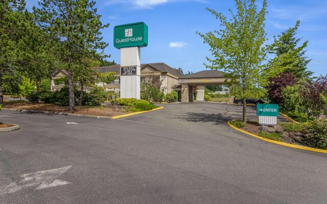 GuestHouse Inn & Suites Hotel Poulsbo