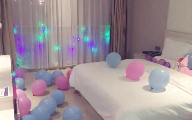 Longhu Hotel