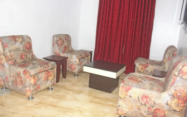 Pacific Paradise Suites