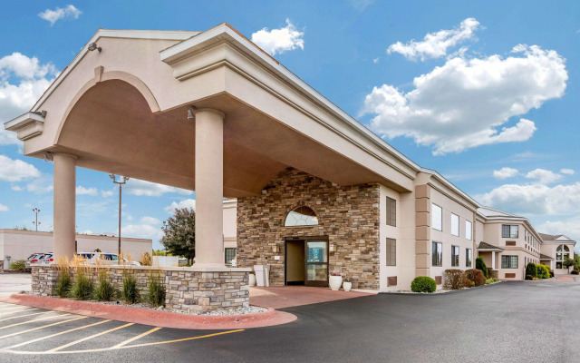 Comfort Inn Ludington near US-10