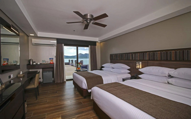 Two Seasons Coron Bayside Hotel