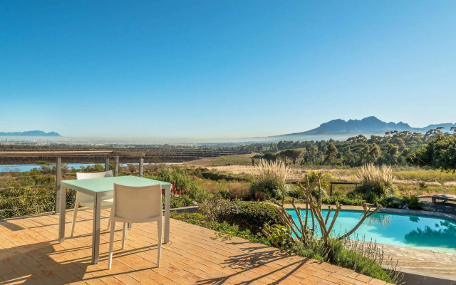 Colourful Manor Luxury Lodge