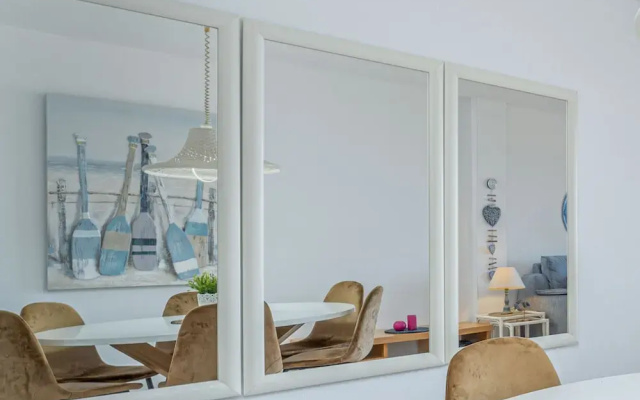 Apartment in Empuriabrava With Sea Views