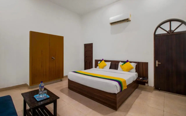 Itsy Hotels Om Pushp Residency