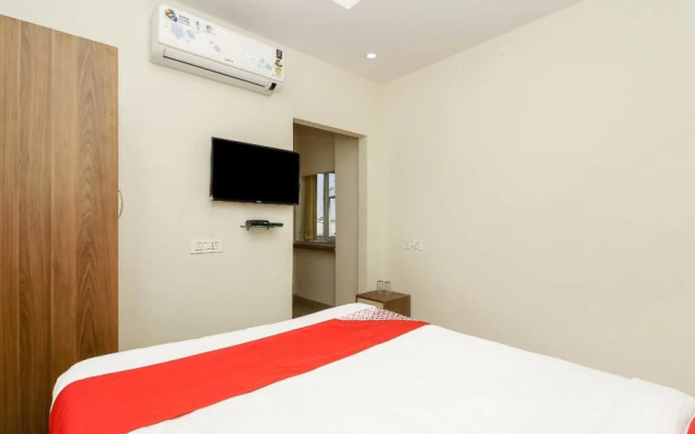 Sri Lakshmi Deluxe By OYO Rooms