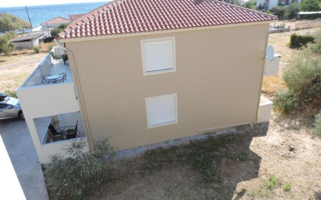 Fotis Apartments