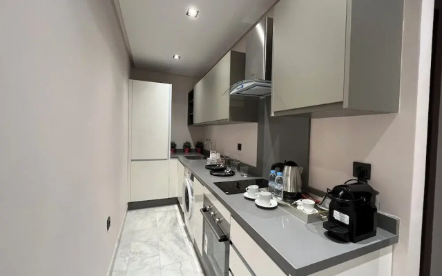 Les Joyeux Luxury Suites & Appart