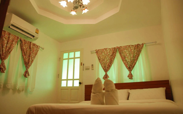 Baan Luang Harn Guesthouse