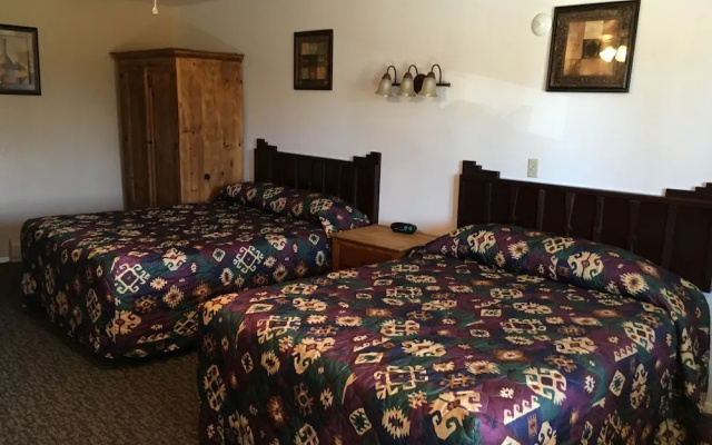 Chama River Bend Lodge