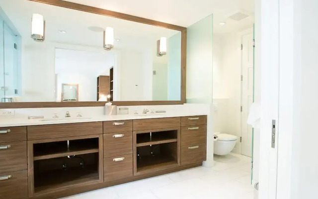 Meribel Penthouse - Luxury Condominium with Penthouse Views, Heart of Downtown Telluride, Hot Tub