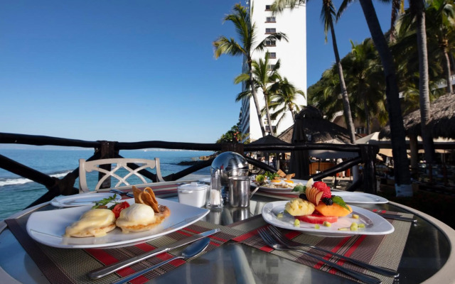 Costa Sur Resort & Spa