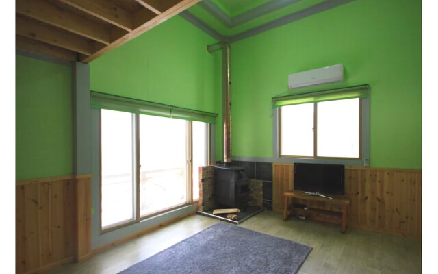 Hoengseong Taegisan Morning Birdcall Pension
