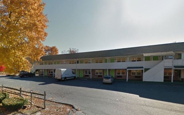 Clinton Motor Inn