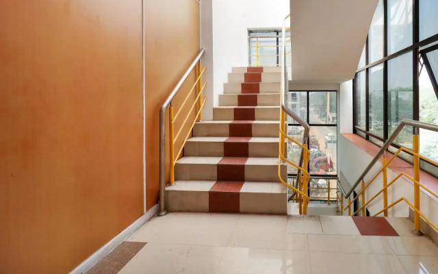 Royal Pride by OYO Rooms