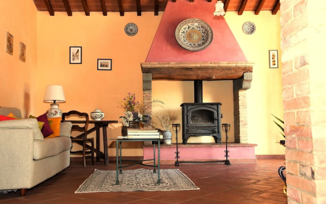 Podere Casato 2 Hills View, Pool, Wifi Tuscany