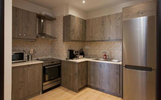 Modern art apt in Glyfada with sea view