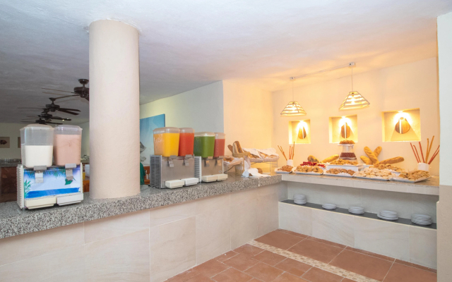 Royal Decameron Complex