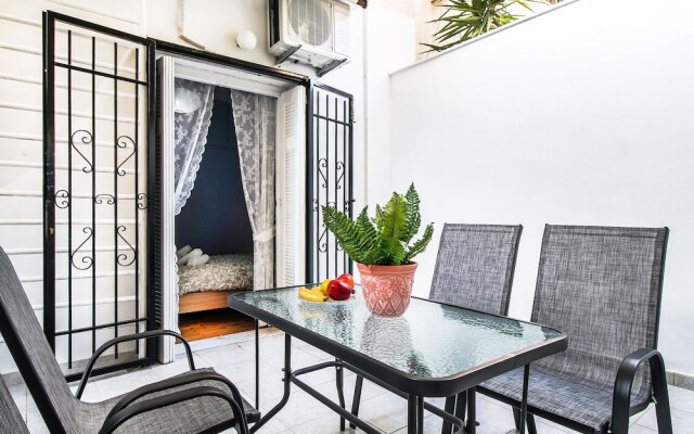 Elegant and renovated flat in Dafni