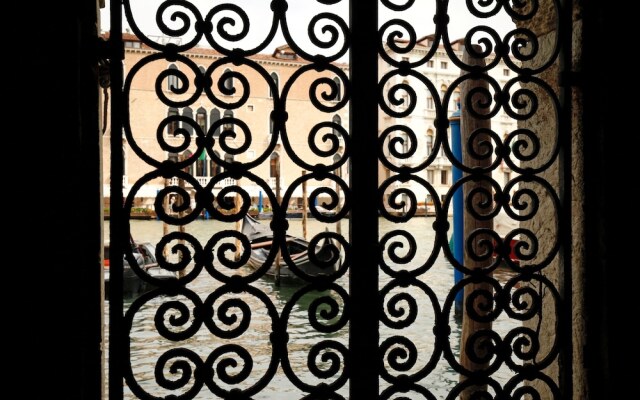 Venetian Grand Canal Suite Apartment