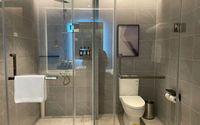 Holiday Inn Express Shenzhen Longhua by IHG