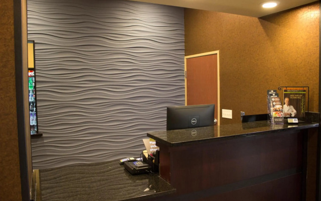 Cobblestone Hotel & Suites – Chippewa Falls
