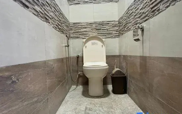 Luxurious Teak Furnished City Apartment w/ Pool