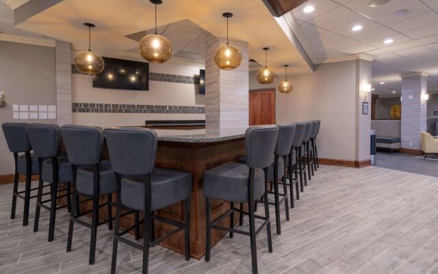 Best Western Premier Airport/Expo Center Hotel