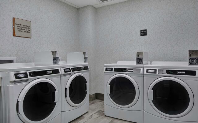 Homewood Suites by Hilton Savannah-North/Airport