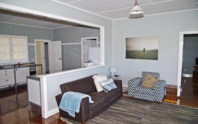 Awesome View, 4 View Street