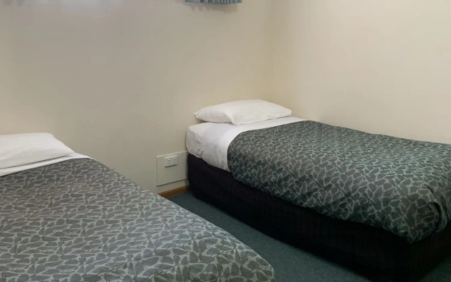 Arthur Phillip Motor Inn