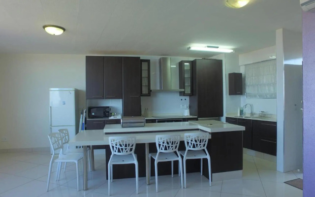 Shangri LA Apartment 208 & 803