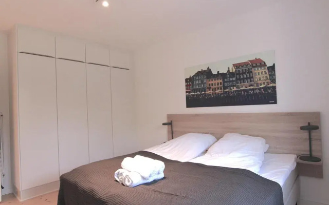 Great 2-bed w Balcony in Charlottenlund