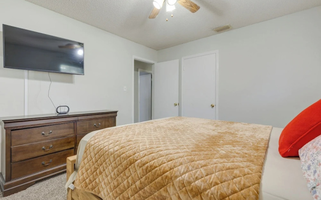 Charming Satsuma Home ~ 14 Mi to Mobile!